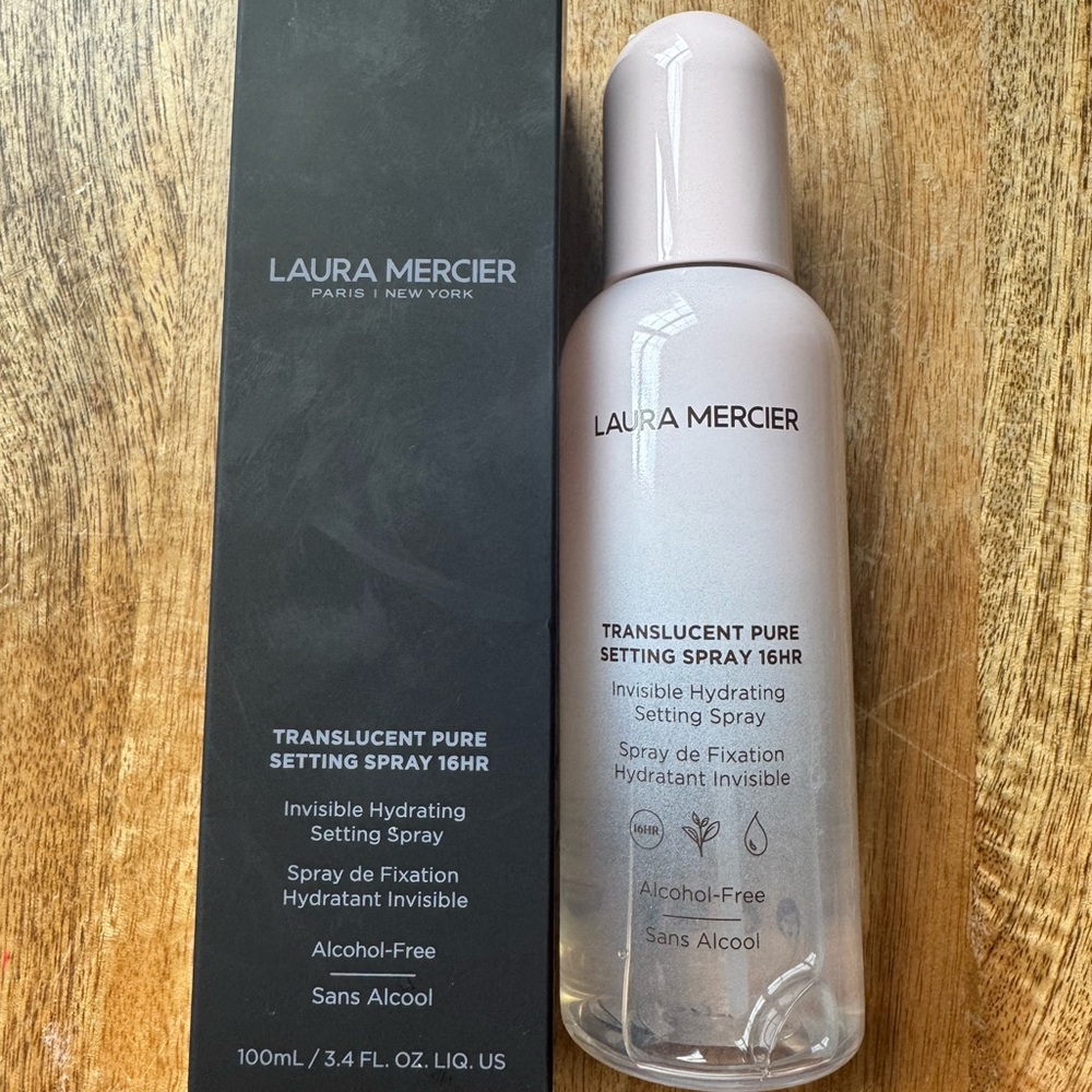 Laura Mercier White Setting Powder for a Flawless Finish
